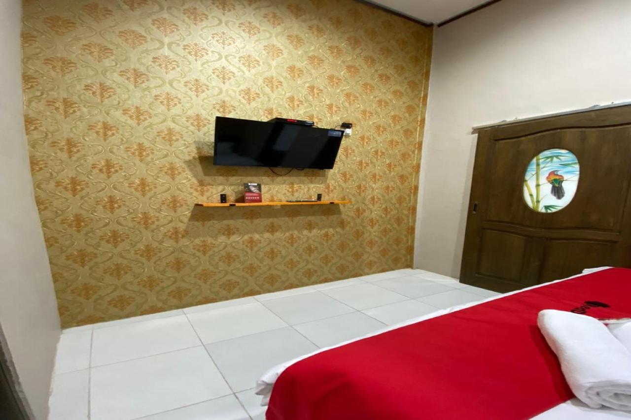 Hotel Reddoorz Near Mojokerto Train Station Esterno foto