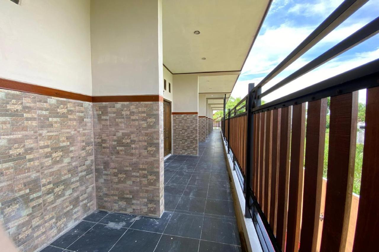 Hotel Reddoorz Near Mojokerto Train Station Esterno foto